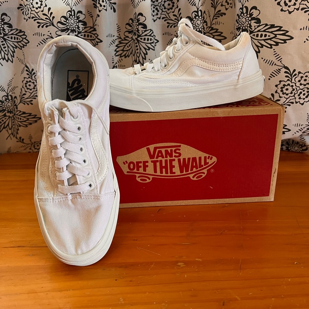White Sneakers Vans Old Skool Women’s 8